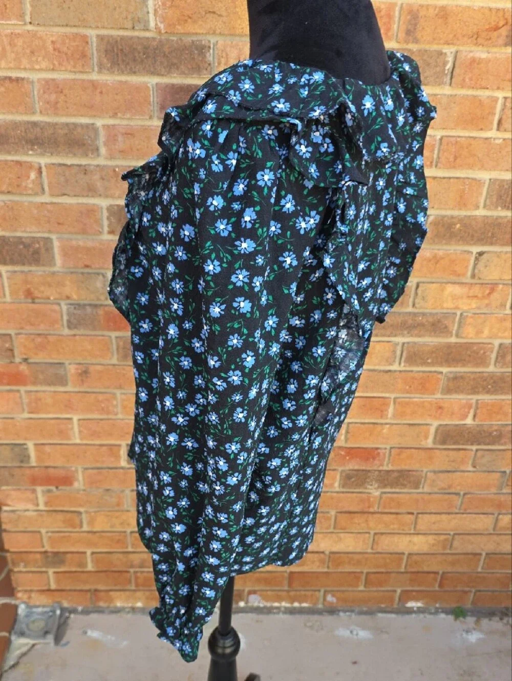 LOFT Black Floral V-Neck Puff-Sleeve Blouse Size M